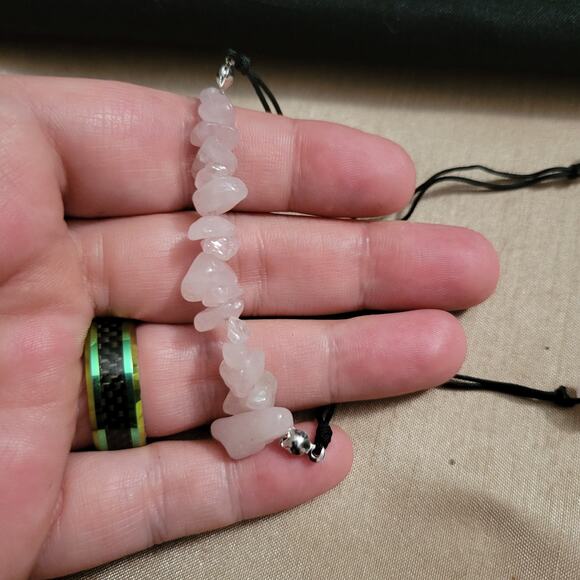 Rose quartz crystal chip adjustable bracelet - Picture 3 of 4